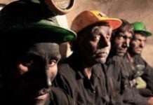 Iranian Workers Bear Brunt of All Pressure amid Economic Crisis